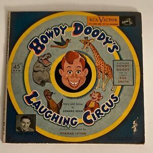 Howdy Doody Laughing Circus Bob Smith 45 rpm 7" Yellow Vinyl Record Book